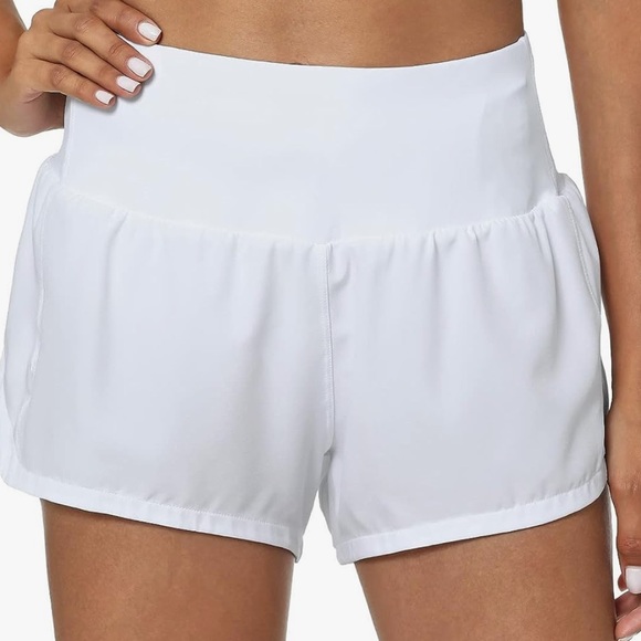 White workout shorts - Picture 2 of 4